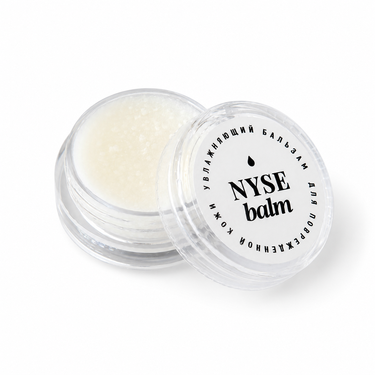 Texture bianca e cremosa di NYSE Balm mostrata su sfondo bianco.

