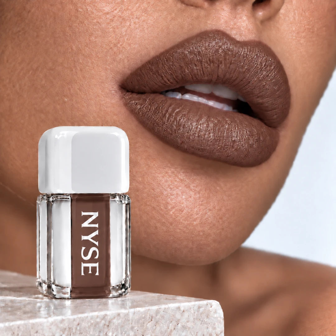 NYSE Lip Tints Lippenfarbe LT03 Coffee – Make-up-Beispiel