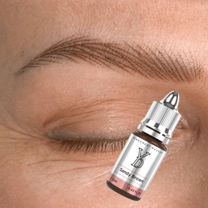 Risultato Powder Brows naturale realizzato con pigmento YDPMU Sandy Brown per sopracciglia soft su capelli biondi o castano chiaro